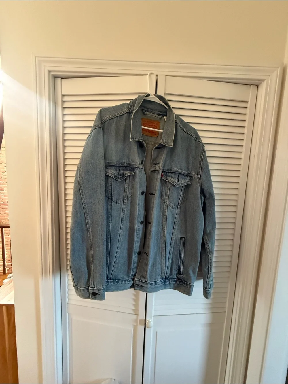Levi's Light Wash Denim Jacket in Blue